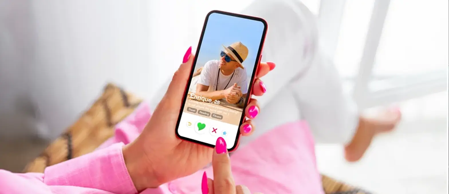 How Does Dating App Design Influence Your Swipe Right Decision?
